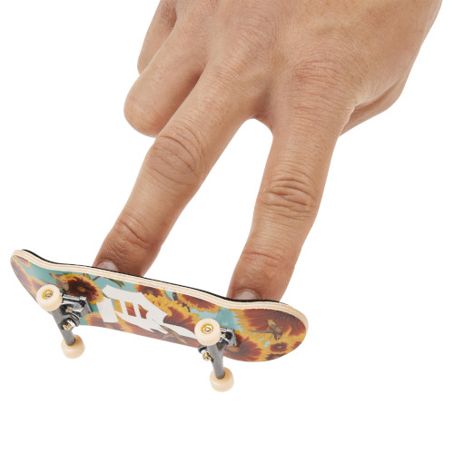 Finger skating hot sale